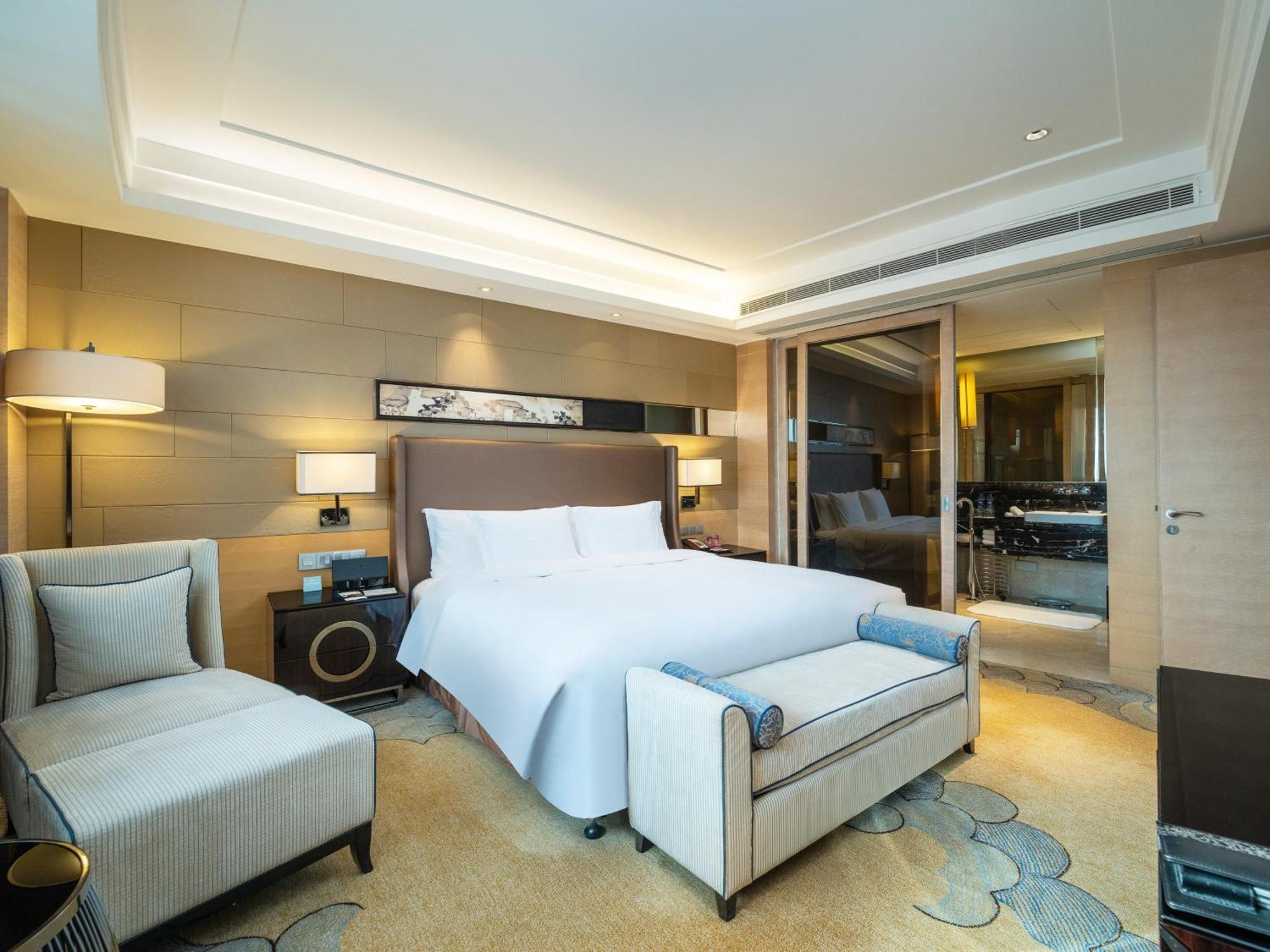 Отель Crowne Plaza Xi'An By Ihg Экстерьер фото